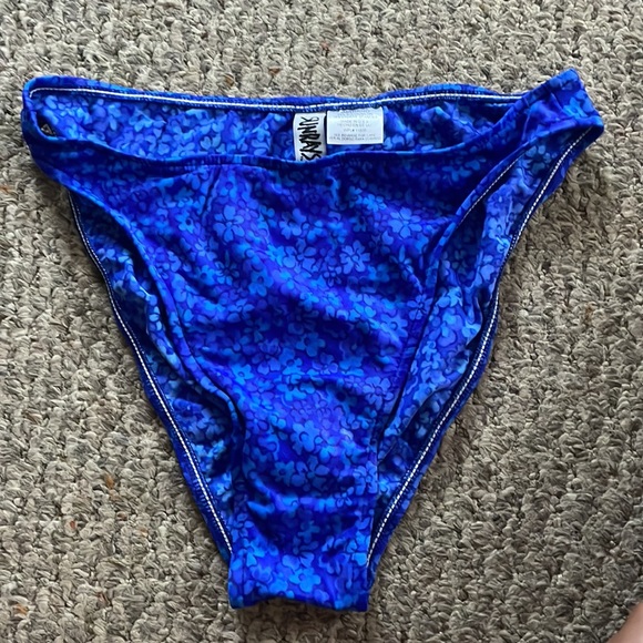 Floral Swimsuit Set - Picture 2 of 6